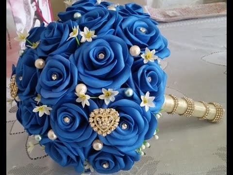 Bouquet de Rosas Azuis em EVA