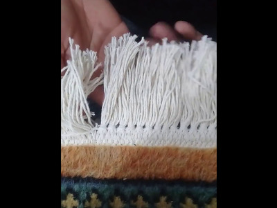 Franja em tapete "Gabbeh" feito no Irã - "Gabbeh" carpet fringe made in Iran