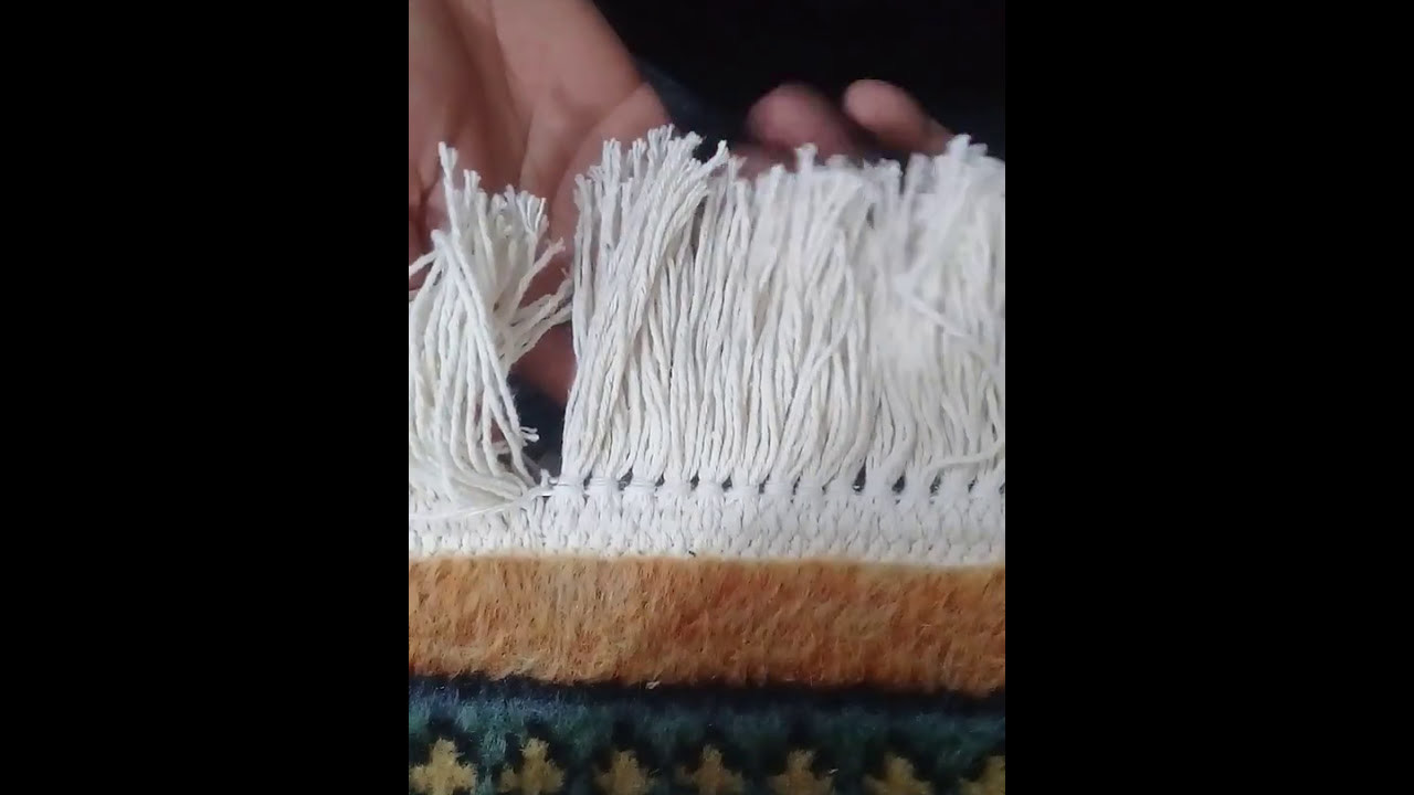 Franja em tapete "Gabbeh" feito no Irã - "Gabbeh" carpet fringe made in Iran