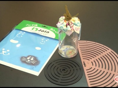 Alciana Rossi ensina decorar uma canequinha com tema de páscoa.