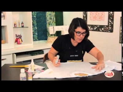 Passo a Passo - Denise Emery ensina pintar uma camiseta com produtos  da Glitter.