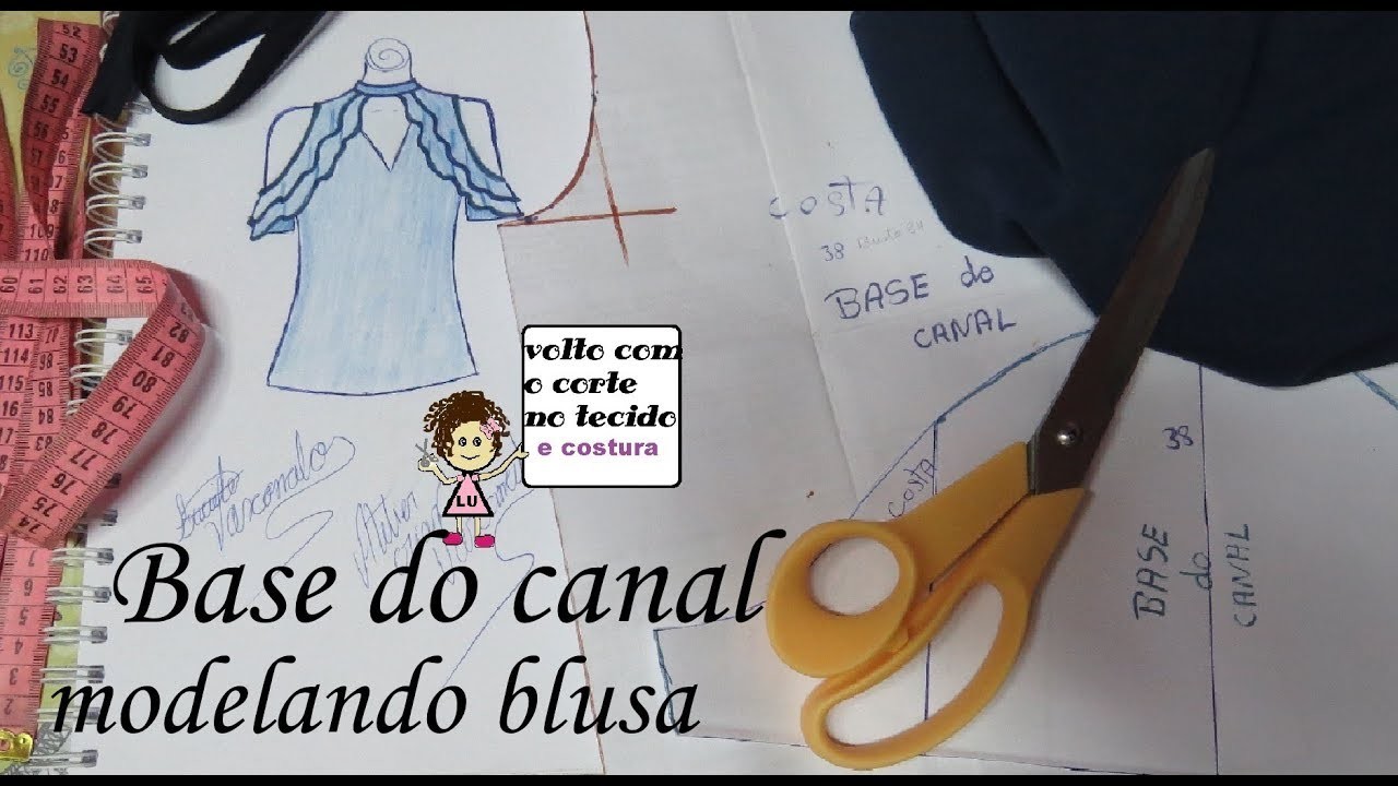 Blusa, decote choker, vazado, e godê  modelagem