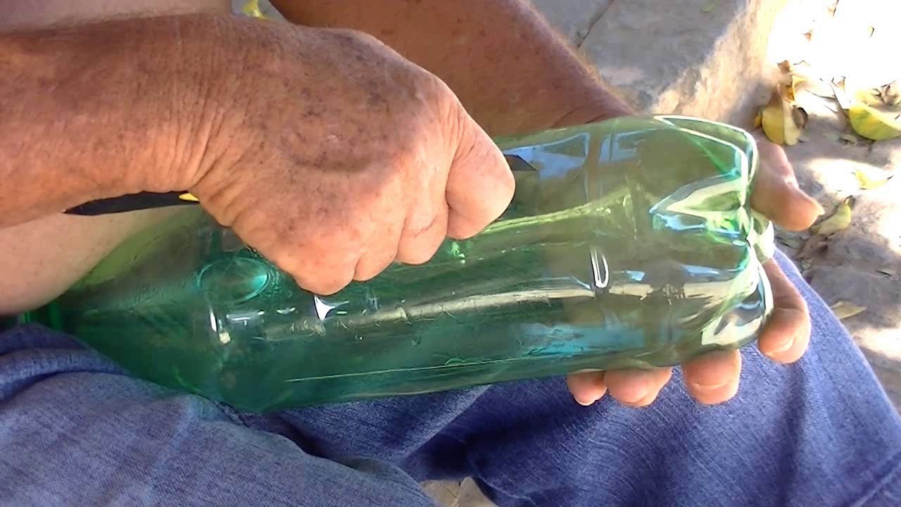 Carrinho para criança brincar feito de garrafa pet