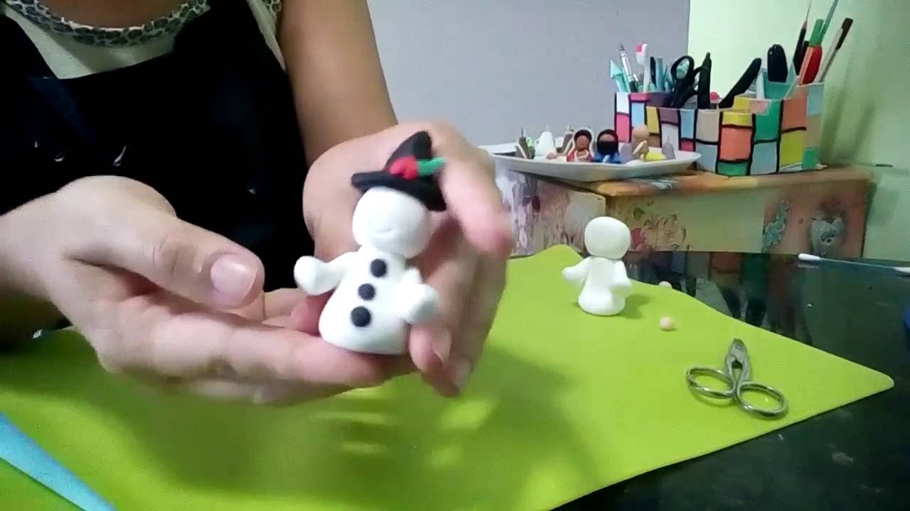 Natal em biscuit 2 - Boneco de neve na bola de acrílico