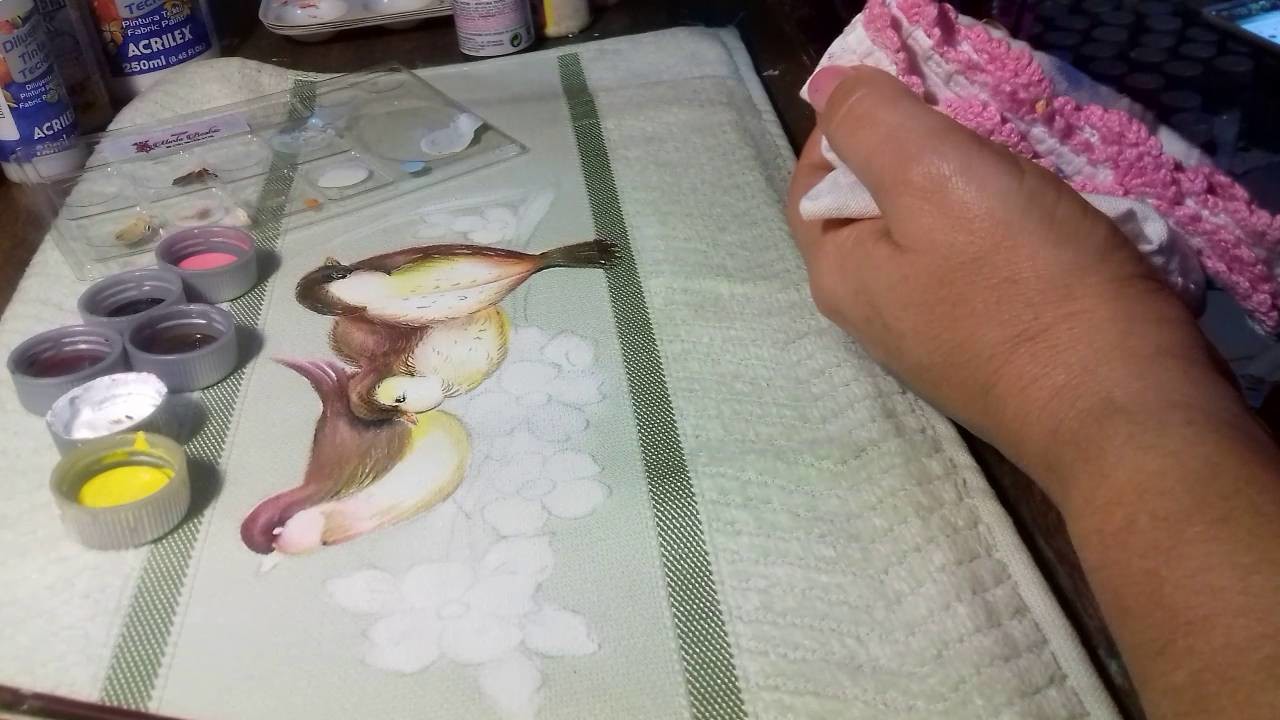 Pintura em tecido. Aprenda a pintar pássaros.