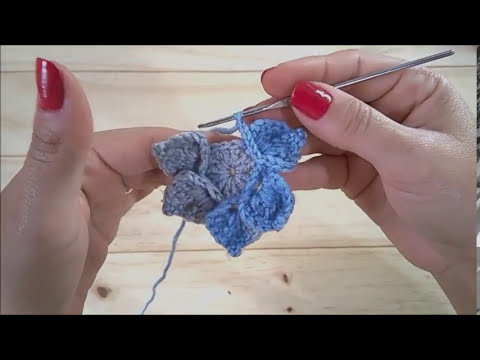 Faça uma linda flor de crochê em alguns minutos!