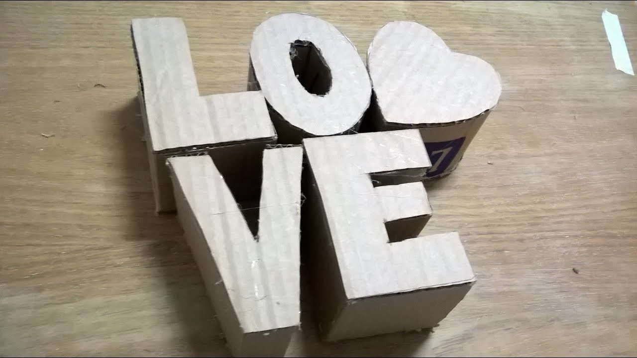 Letras caixa feitas de papelão -  Carton letters made of cardboard