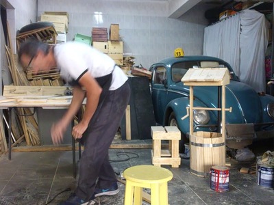 # Suporte de chão para vasos de plantas Artesanatos de madeira reciclável