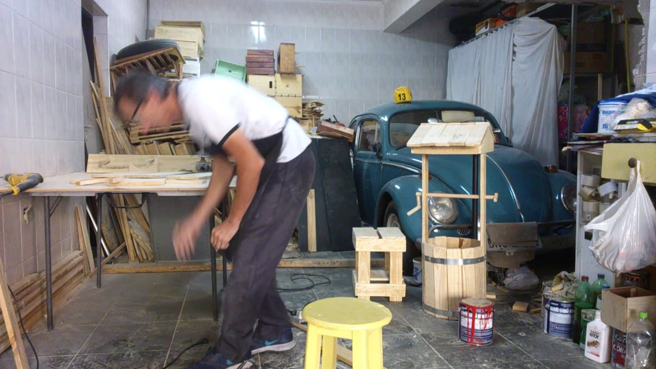 # Suporte de chão para vasos de plantas Artesanatos de madeira reciclável