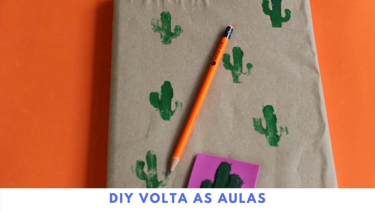 DIY Volta as aulas: caderno com papel pardo e carimbo de EVA