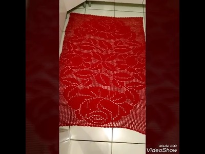 Mostrando meu tapete caminho de rosas (feito de crochê)