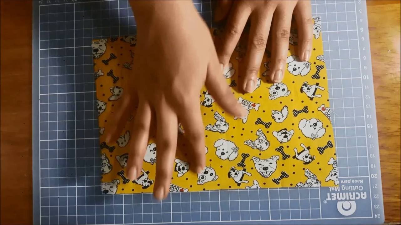 Como encapar papelão com tecido (Também serve pra encapar EVA)