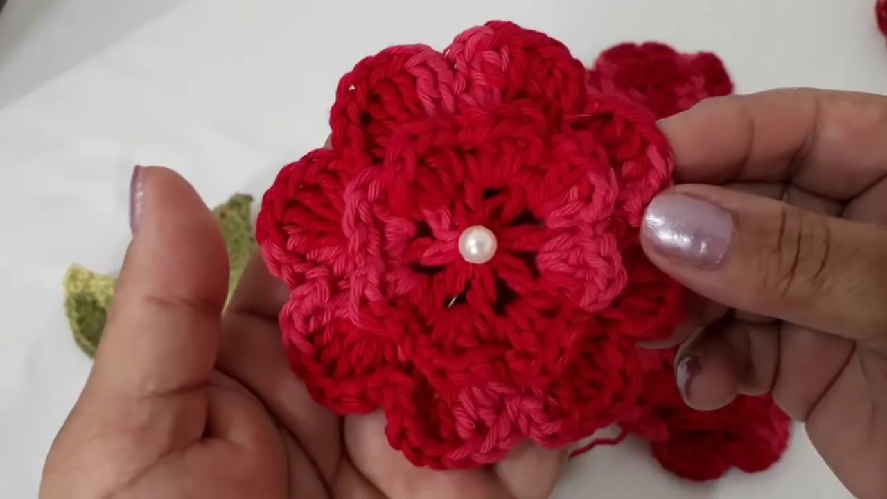 Como fazer flor de crochê com folha para aplicação (Flor Milena) por Elizabeth Silva