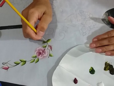 Ensinando a pintar rosas e folhas  Vídeo 01