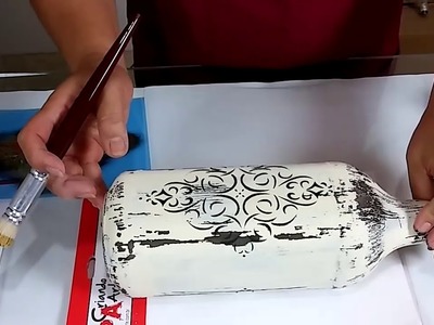 Garrafa Decorada com Pátina e stencil - Artesanato