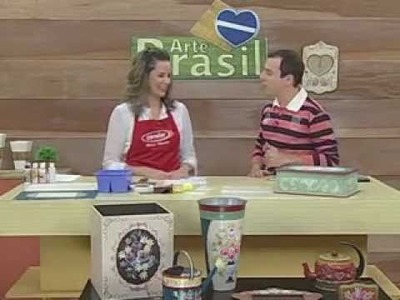ARTE BRASIL -- MÁRCIA BETSCHART -- PORTA-JOIAS COM PINTURA BAUER (26.05.2011 - Parte 1 de 2)
