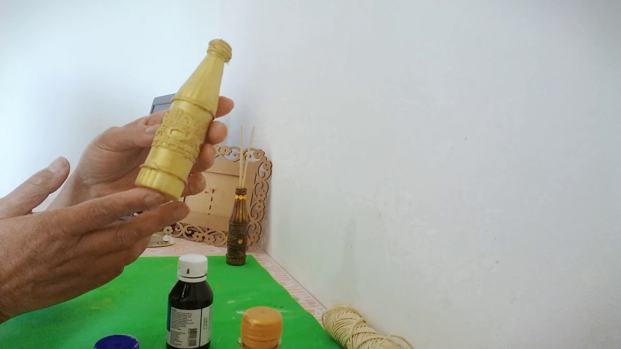 Garrafinha decorada com efeito medieval