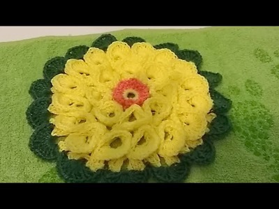 Aula, flor verde amarela em crochê