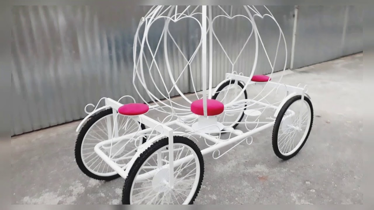 Carruagem Conto de Fadas Cinderela para fotos filmagens e decoração de festas