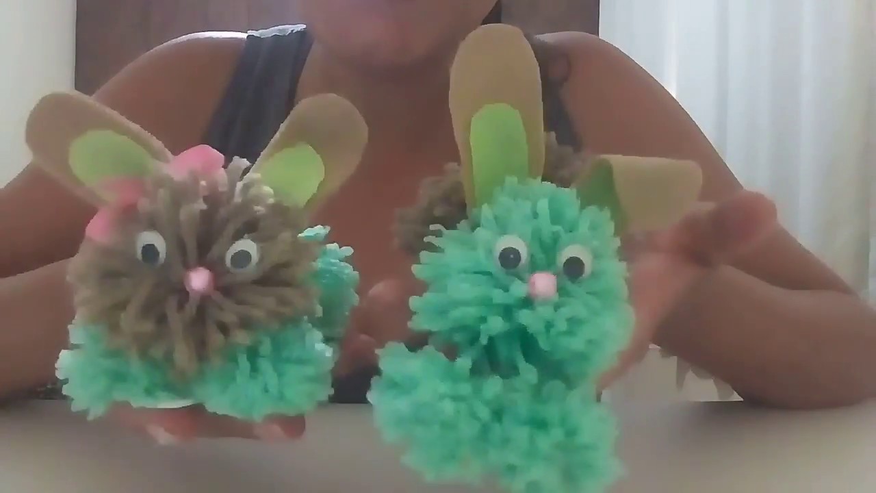 Decoração Páscoa Coelhinho de pompom de lã sem molde