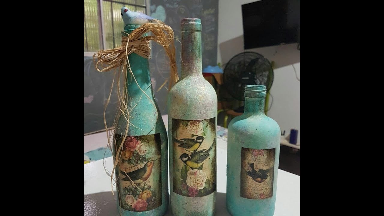 Decoupage em garrafa inspiração Garrafas vintage - bottle decoupage inspired