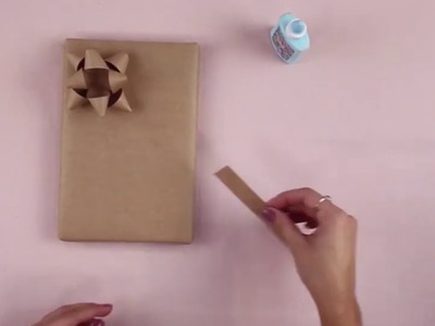 Embrulho para presente: faça você mesmo uma embalagem com flor de papel