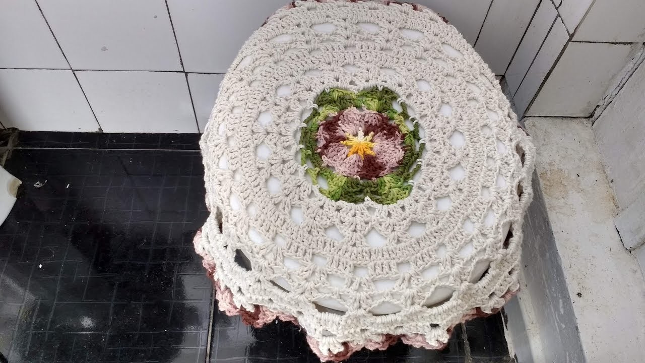 Jogo de banheiro redondo com flor oval, muito fácil de fazer (tampa do vaso )