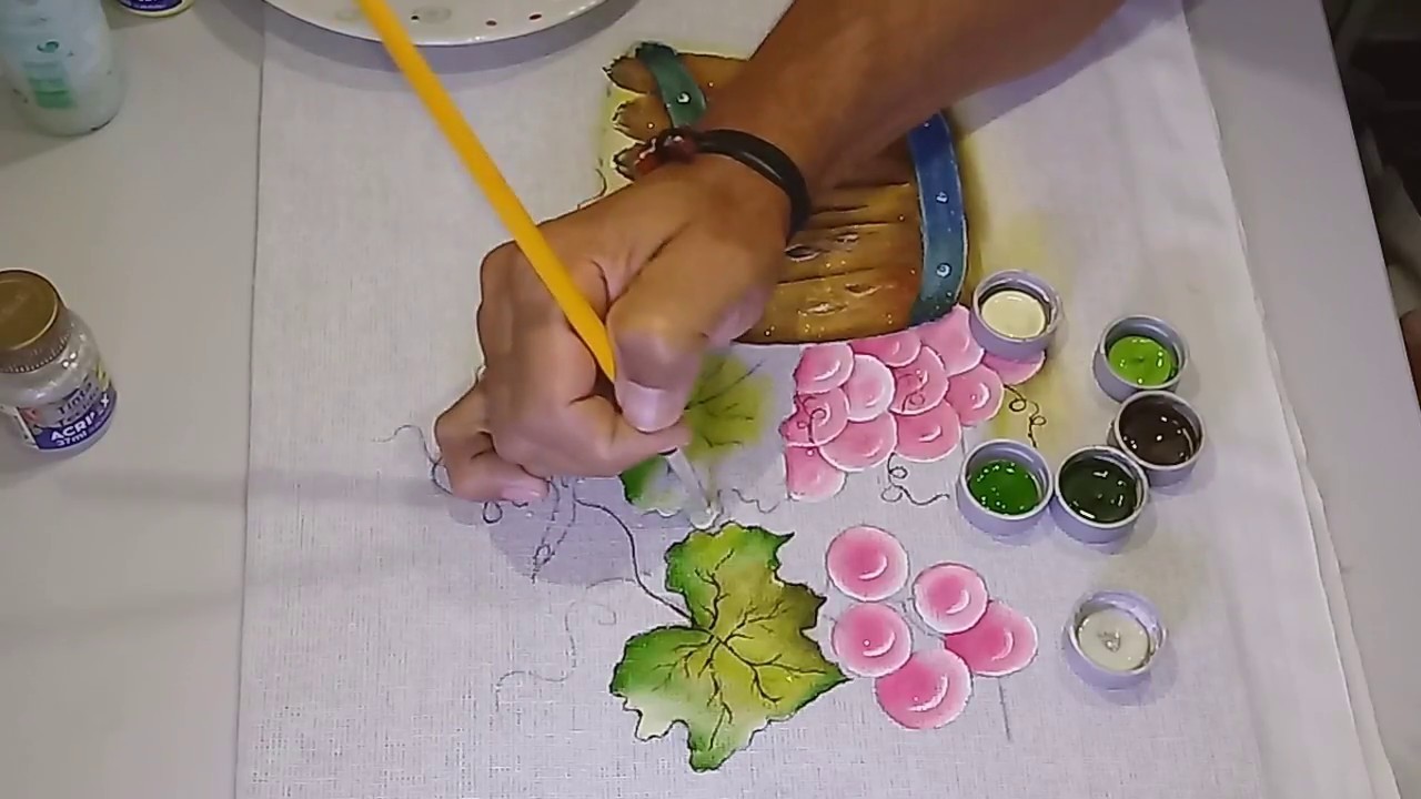 Roberto Ferreira -  Aprenda a Pintar Uva Rosadas e Folhas