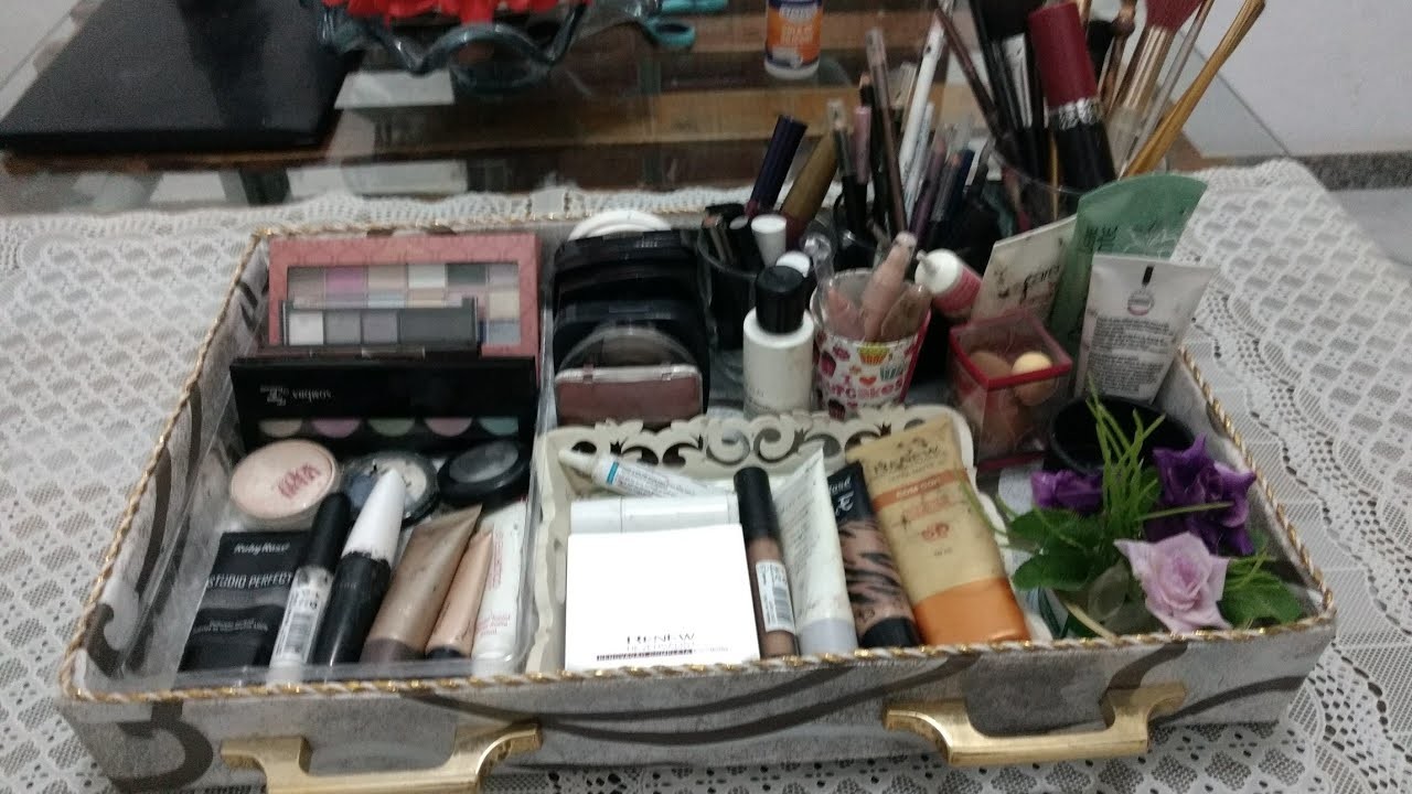 Faça um lindo organizador de maquiagem feito com caixa de papelão.