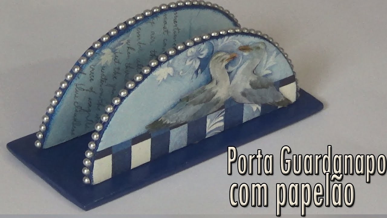 PORTA GUARDANAPO FEITO COM PAPELÃO