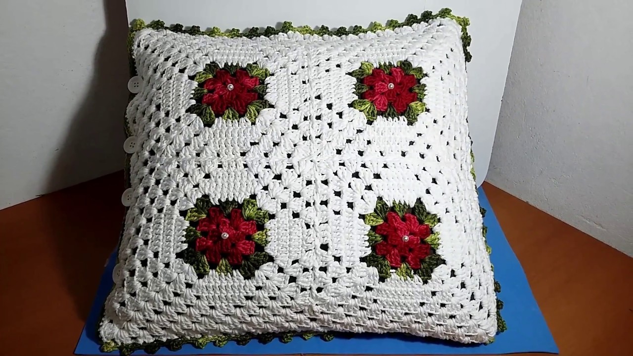 Capa de Almofada de squares  em crochê floral 1.2 #aldacilenecroche