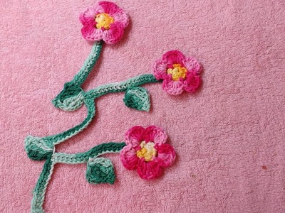 Galho de crochê ou arranjo com folhas e flores, para tapetes ,centro ou trilho de messa, fácil.