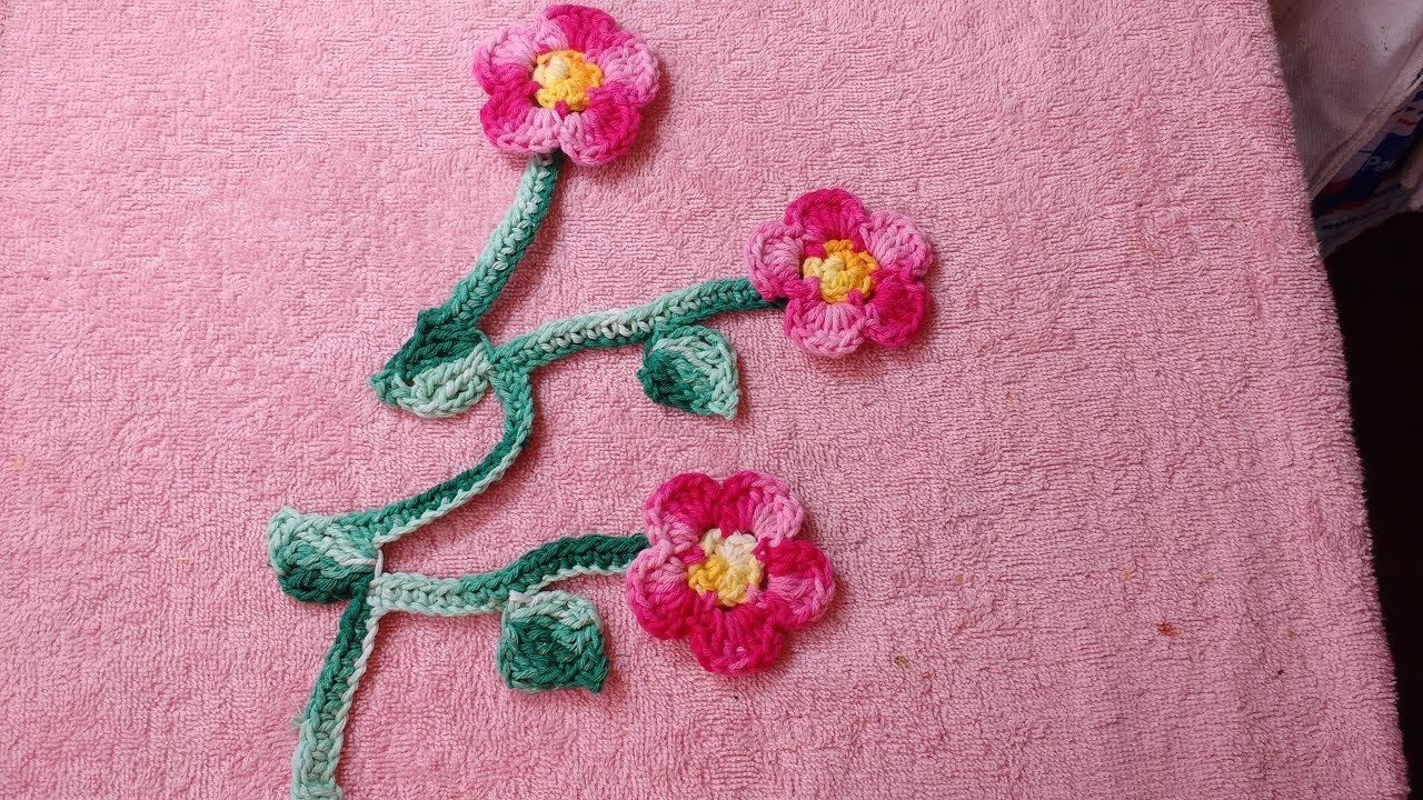 Galho de crochê ou arranjo com folhas e flores, para tapetes ,centro ou trilho de messa, fácil.