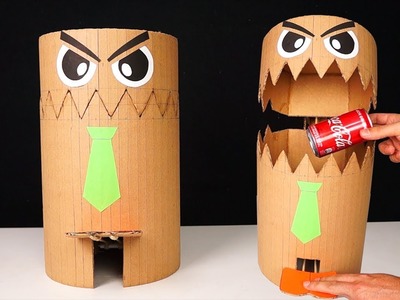 Amazing Toy Monster Trash Can from cardboard