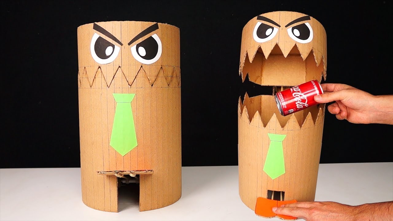 Amazing Toy Monster Trash Can from cardboard