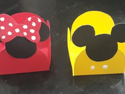 Diy. Forminhas de docinhos de cartolina; Mickey e Minnie.