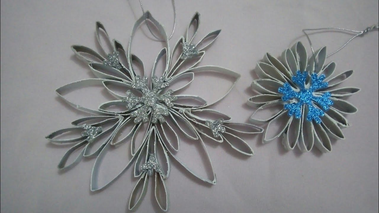 Diy: flocos de neve super baratinho para sua árvore de natal. Feito com rolo de papel.