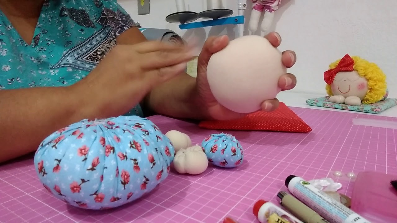 2 vídeo montagem da boneca de fuxico