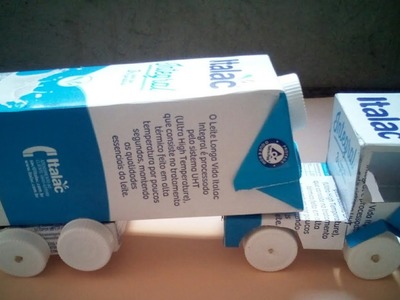 Caminhão de caixa de leite
