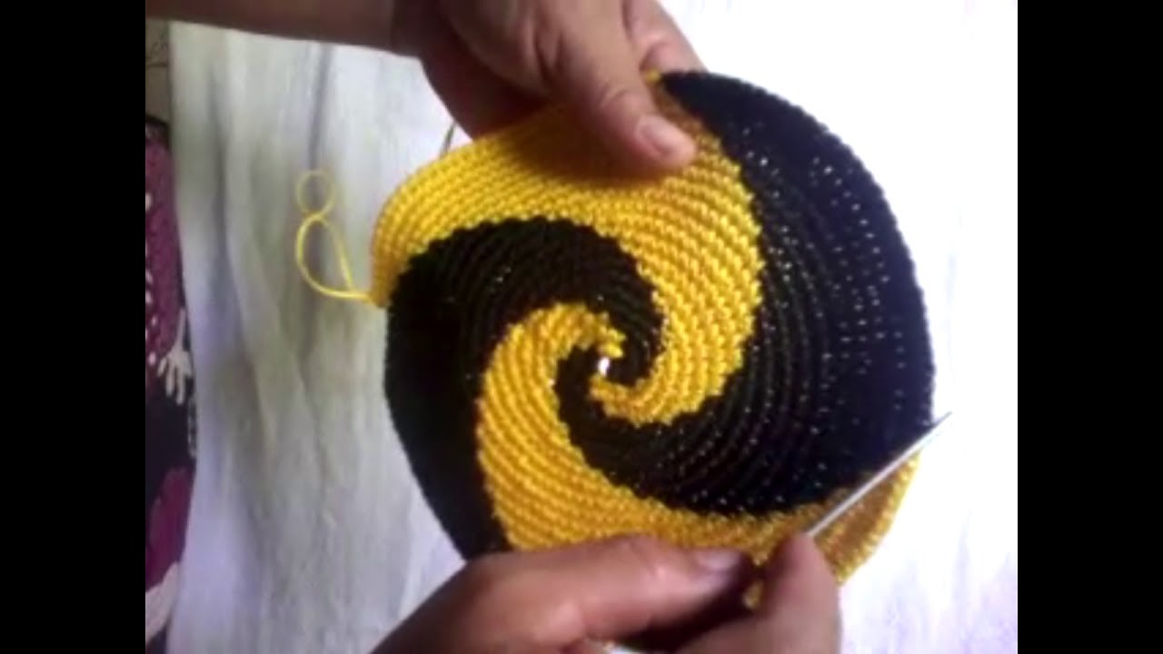Como fazer boné em crochê com duas linhas tipo espiral.