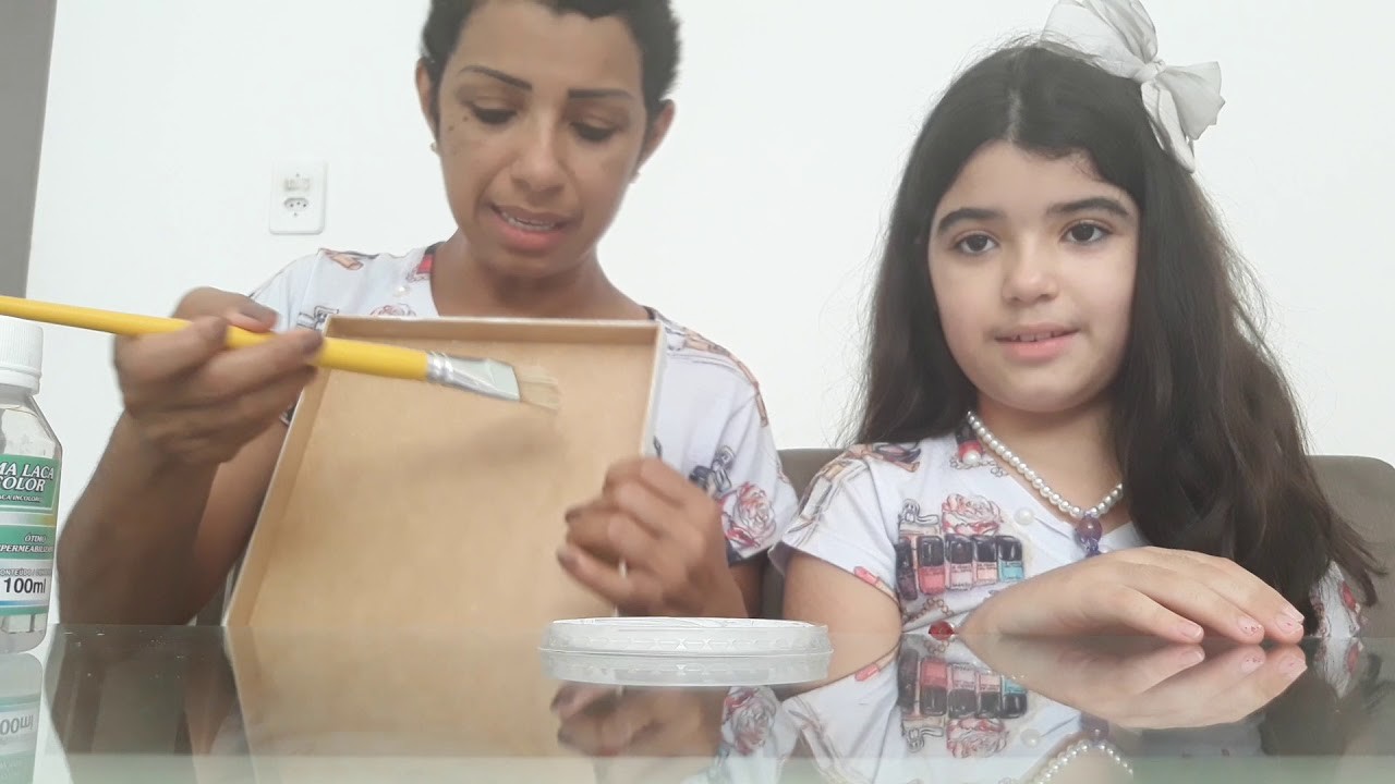 Eu e mamãe fazendo artesanato parte 1