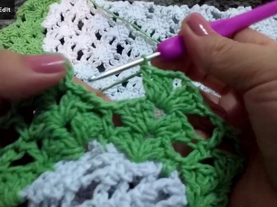 PARTE FINAL DO TAPETE VERDE E BRANCO EM CROCHÊ!!