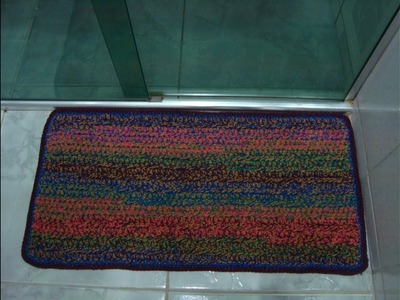 Tapete de crochê colorido com sobras de barbantes. #crochet #crochê #tapete de crochê