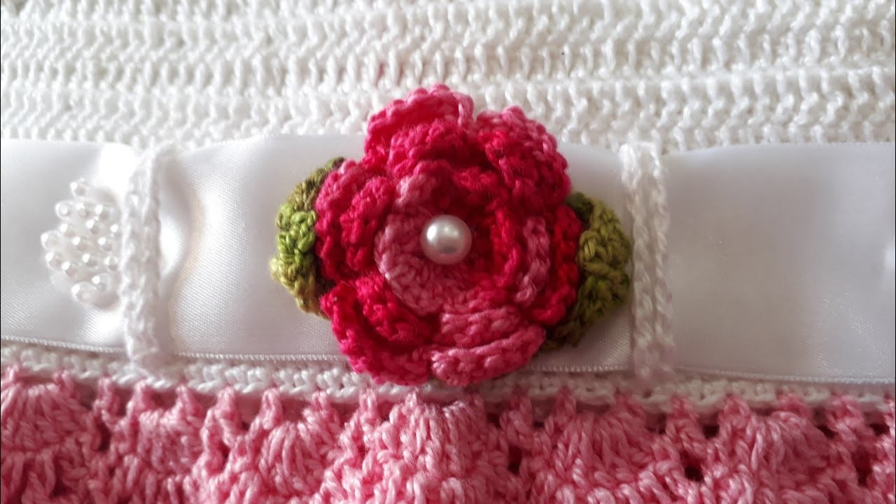 Flor de crochê para aplicação (arrumando o vestido).