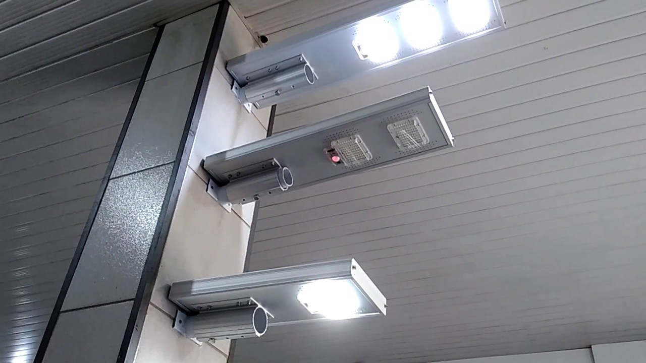 Luminária Pública Pétala Led Solar 50w 100w 150w C. Sensor Presença e Controle Remoto Postes Rua