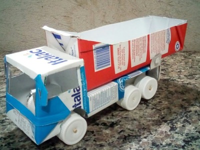 Caminhão de caixa de leite 2