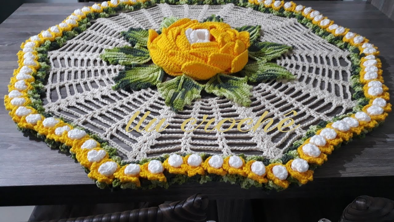 Caminho de mesa de crochê mega flor
