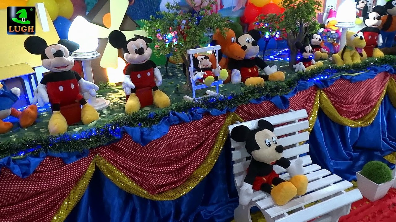 Decoração tema Mickey para mesa do bolo de aniversário infantil