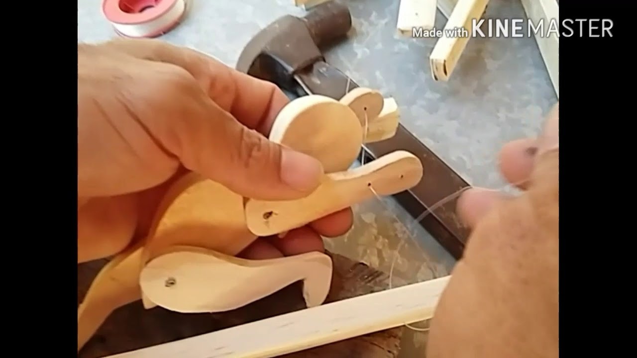 Como fazer boneco trapezista de madeira.