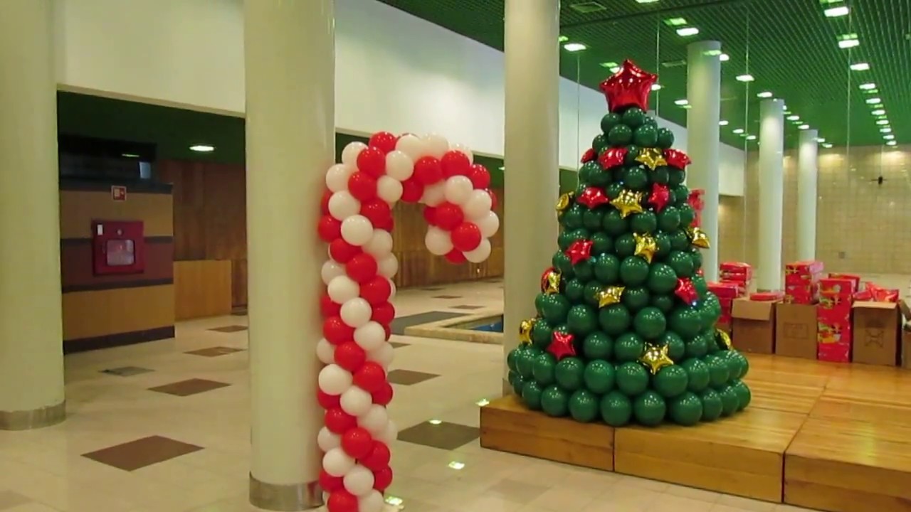 Decoração Empresarial de Natal com Árvore de Balões